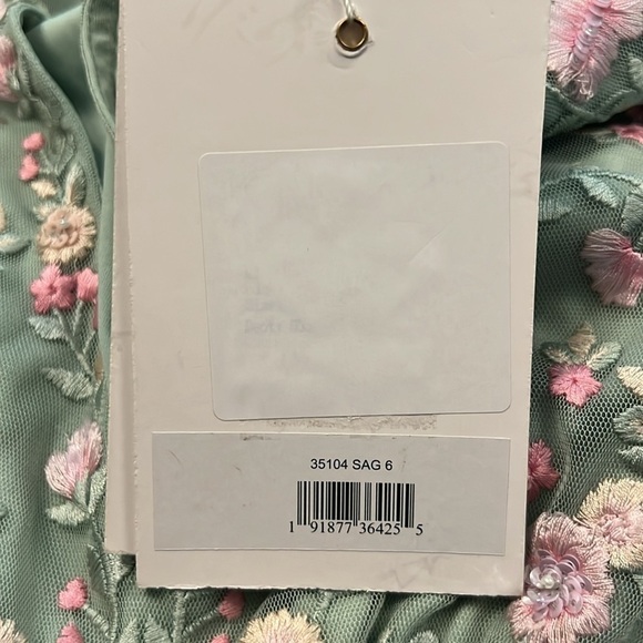 Mac Duggal 35104 NWT Embroidered V Neck Cap Sleeve Midi Dress - Picture 9 of 9